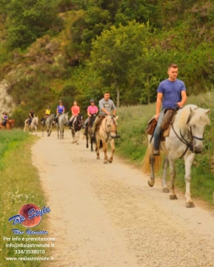 ESCURSIONE A CAVALLO