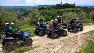 TOUR IN QUAD (LANGHE)